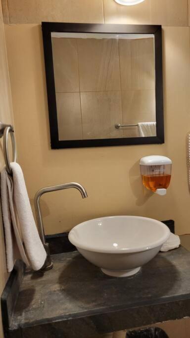 Nuevo departamento Privado7, 2 camas, parking, cocina equipada, wifi 65 mb,Clima,Centrico,Tv smart Ciudad Valles Exterior foto